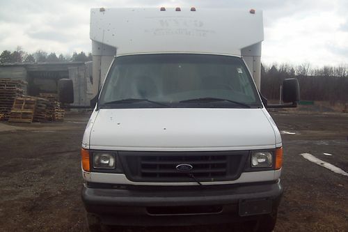 2003 03 e350 ford dually diesel cube van truck low miles clean mechanically 100%
