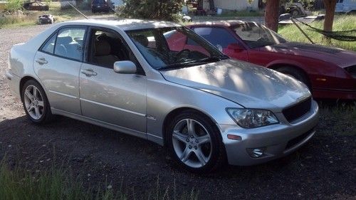 2002 lexus is300, runs good and fun to drive!