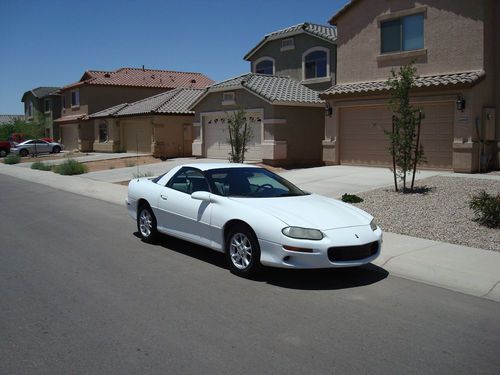 2001 chevrolet camaro base coupe 2-door 3.8l