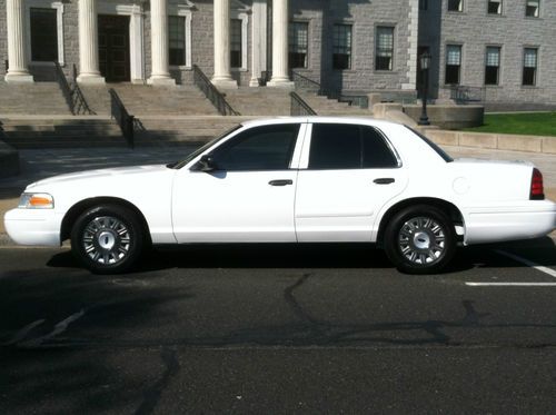 Superior shape - 2004 ford crown victoria police interceptor sedan 4-door 4.6l