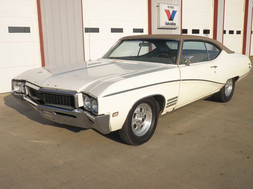 1969 buick skylark custom 2 door hardtop