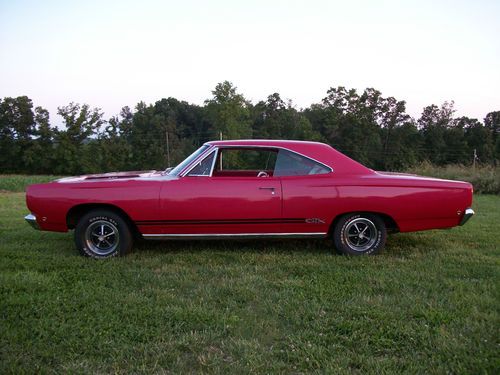 1968 Plymouth GTX 440 4-SPEED DANA REAR RED ON RED Driver, image 2