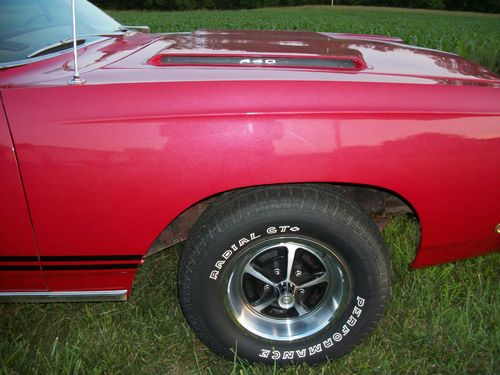 1968 Plymouth GTX 440 4-SPEED DANA REAR RED ON RED Driver, image 5