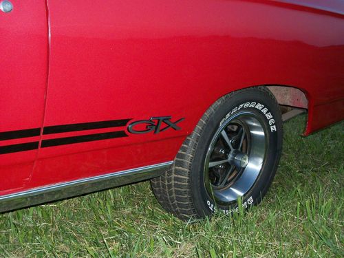 1968 Plymouth GTX 440 4-SPEED DANA REAR RED ON RED Driver, image 14