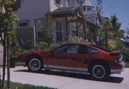MINT CONDITION COLLECTIBLE FIERO GT, image 4