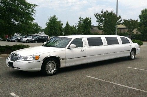 2000 lincoln town car 120" stretch limo**low miles** limousine  exotic limousine