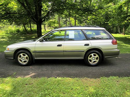 1999 subaru legacy outback with 5 speed and no reserve