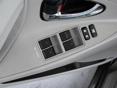 LE 2.5L CD Front Wheel Drive Power Steering 4-Wheel Disc Brakes Brake Assist A/C, image 38