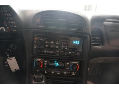 Base Coupe 5.7L CD 6 Speakers AM/FM radio ETR AM/FM Stereo w/CD/Seek & Scan, image 34