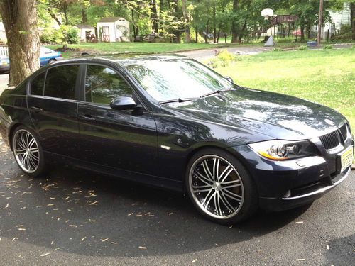 2006 bmw 325i (navigation, fully loaded!!)