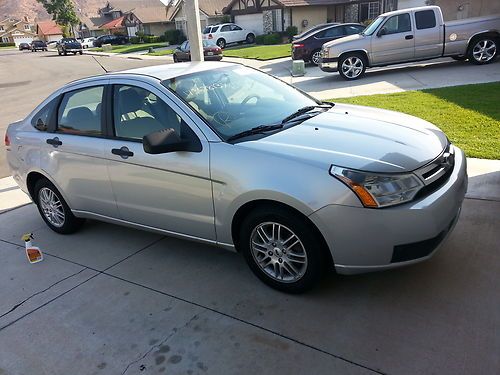 **great condition** great runner **like new!!**