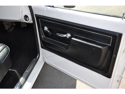 1972 Chevrolet Cheyenne C-10 Shortbed Fleetside resto mod, image 19