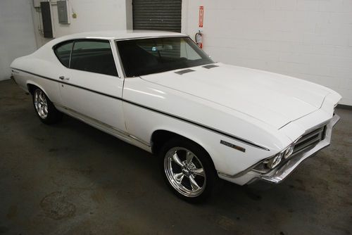 1969 chevrolet chevelle v8 350 automatic bucket seats power steering wheels look