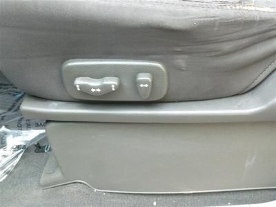 5.6L CD 4 wheel disc brakes ABS brakes AM/FM radio Air conditioning Skid plates, image 17