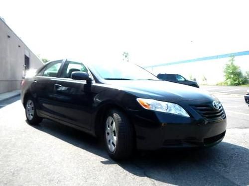 2009 Toyota Camry LE Sedan 4-Door 2.4L, image 2
