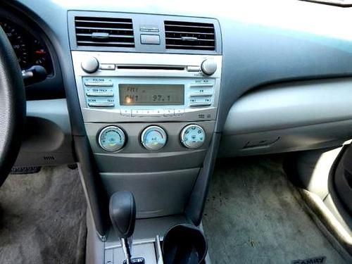 2009 Toyota Camry LE Sedan 4-Door 2.4L, image 6