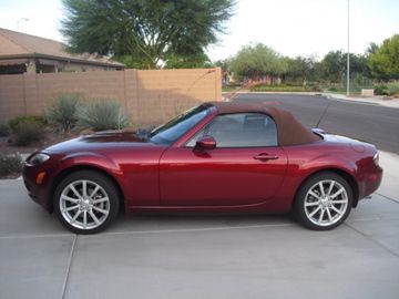 2008 mazda mx-5 miata grand touring convertible 2-door 2.0l leather