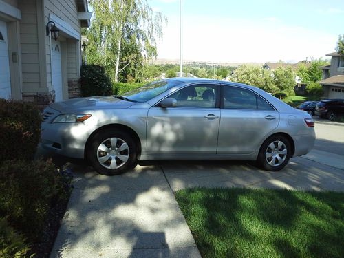 2008 toyota camry le sedan 4-door 3.5l silver new breaks runs great no issues