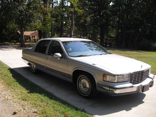 1993 cadillac fleetwood brougham sedan 4-door 5.7l