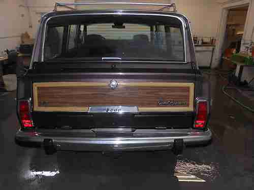 1989 Jeep Grand Wagoneer Base Sport Utility 4-Door 5.9L, image 3