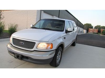 One owner!lariat !luxury truck! power pedals !leather !low mileage!no reserve!01