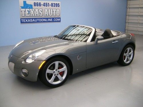 We finance!!  2006 pontiac solstice convertible 5 speed leather 1 own texas auto