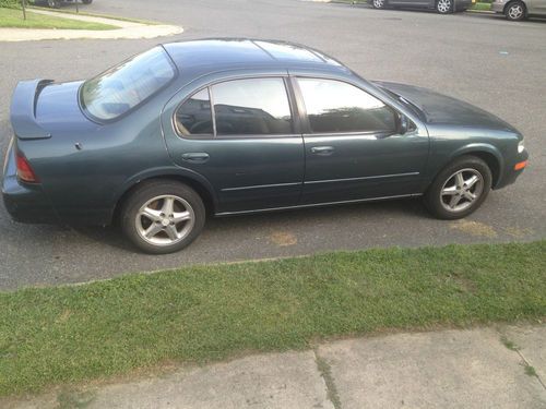 1997 nissan maxima  sedan 4-door 3.0l