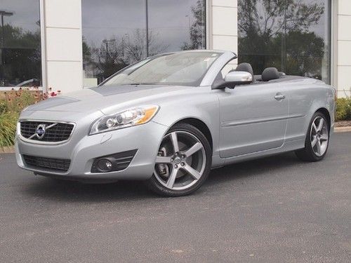 Only 4,322 miles one owner blis navigation premium sound heated leather warranty