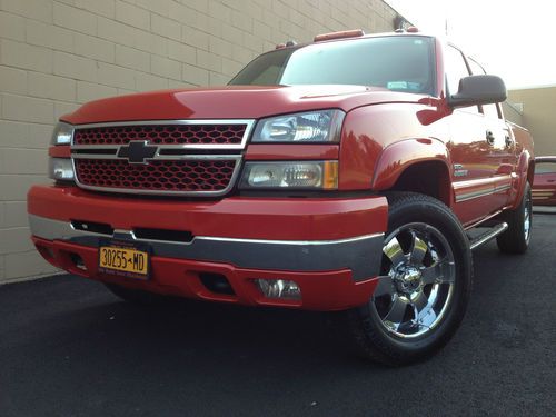 2005 chevrolet silverado 2500 hd crew cab 4x4 low miles beautiful truck!