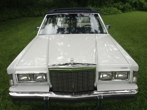 1987 Lincoln Town Car Stars/Stripes Edition Low 42K Miles, image 4