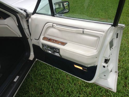 1987 Lincoln Town Car Stars/Stripes Edition Low 42K Miles, image 10