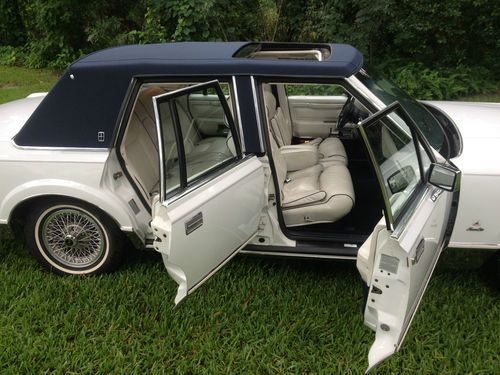 1987 Lincoln Town Car Stars/Stripes Edition Low 42K Miles, image 13
