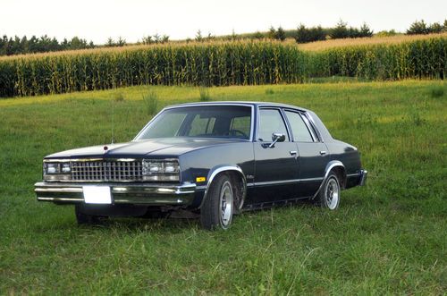 1983 chevrolet malibu classic sedan 4-door 3.8l