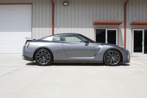 2014 nissan gt-r premium