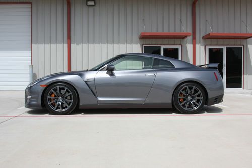 2014 Nissan GT-R Premium, US $98,650.00, image 2