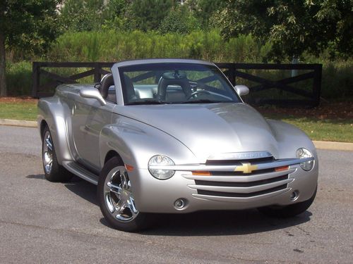 Near flawless 2005 ricochet silver ssr low miles, chrome wheels, modern hot rod!