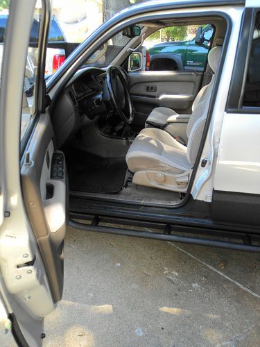 SR5 Sport Utility 4-Door 3.4L 5SPEED E-LOCKER, image 23