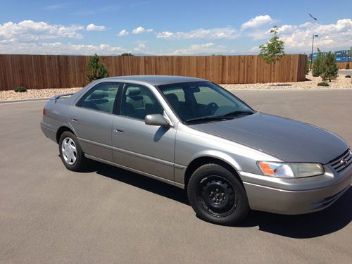 1997 toyota camry le sedan 4-door 3.0l  5speed a/c new paint job