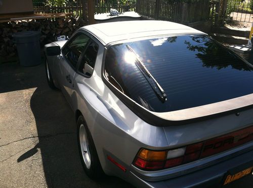 1984 porsche 944 base coupe 2-door 2.5l