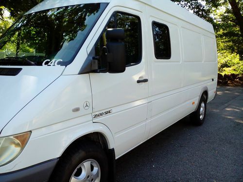 2004 Sprinter Dodge Freightliner 2500 Cargo Van 2.7L mercedes crew bench windows, image 2