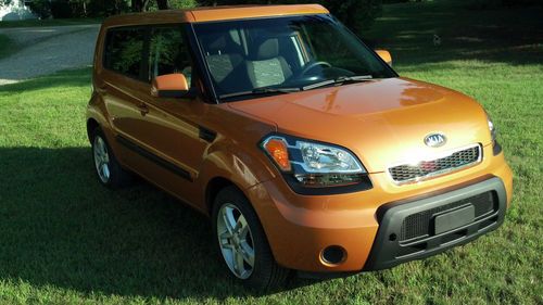 2011 kia soul plus hatchback 4-door 2.0l