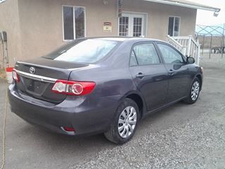 2012 toyota corolla le sedan 4-door 1.8l