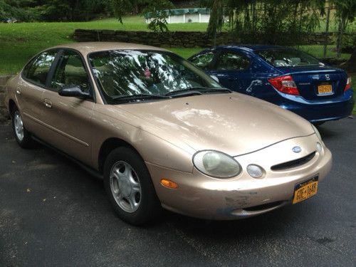 1998 ford taurus gl (low miles!!)