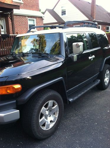 2008 toyota fj cruiser sport utility 4-door 4.0l one owner, immaculate