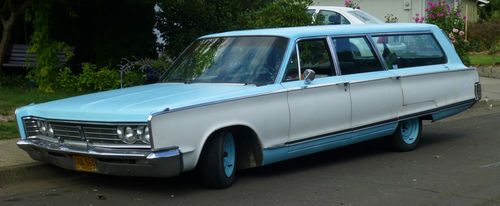 1966 chrysler town &amp; country station wagon - runs great.  no reserve!