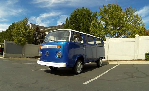 1974 volkswagen bus, very rare automatic, beautiful body