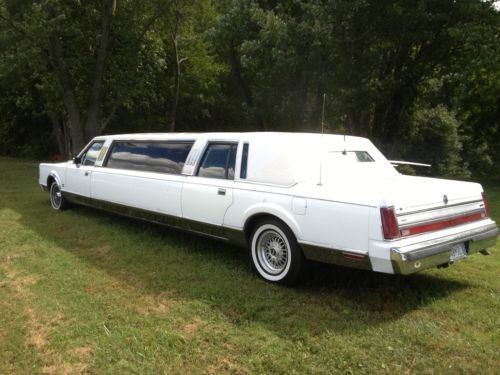 Lincoln Town car stretch Limousine 1986