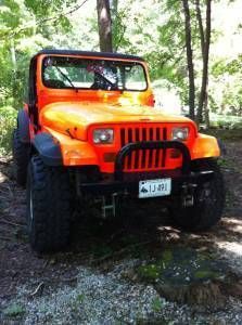 '88 jeep wrangler.8" lift w/ swamper 37"x12.5" tires,4wd,5 speed,2 tops &amp; doors