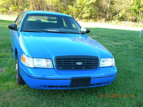 2000 ford crown victoria police interceptor sedan 4-door 4.6l