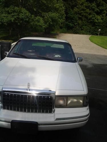 1994 lincoln town car executive sedan 4-door 4.6l